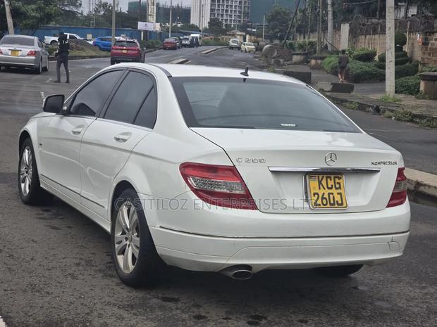Mercedes-Benz C200 2009 White
