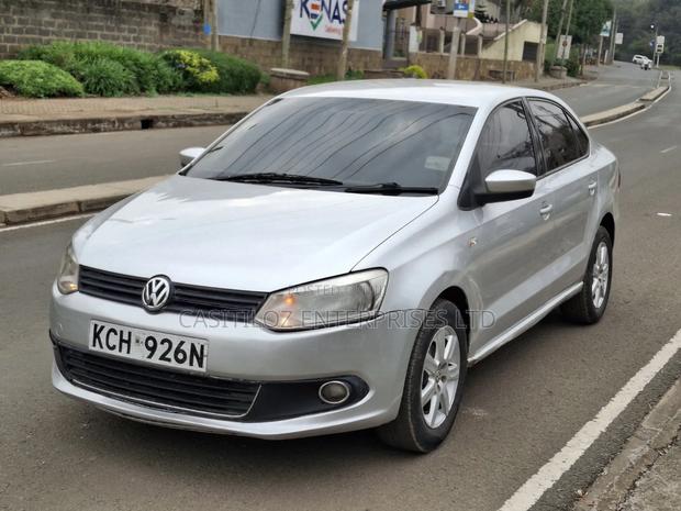 Volkswagen Polo 2015 Silver