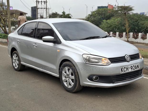 Volkswagen Polo 2015 Silver