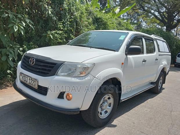 Toyota Hilux 2013 White