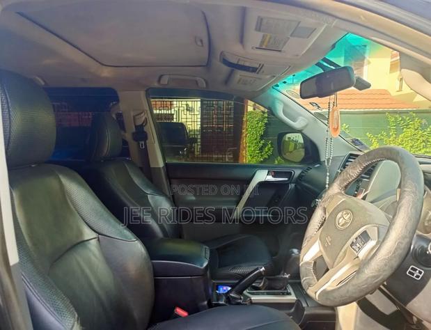 Toyota Land Cruiser Prado 2011 Matt Black