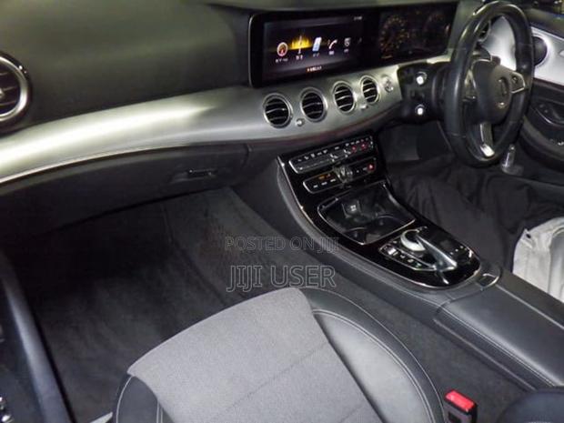 Mercedes-Benz E220 2018 Silver