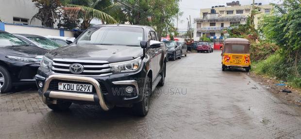 Toyota Hilux 2018 Black