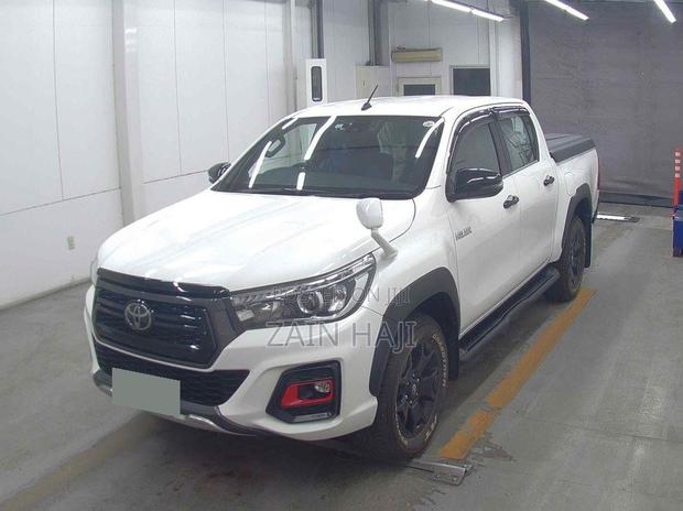 Toyota Hilux Revo Double Cab Deisel 2.4 AWD 2019 White