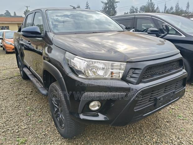 Toyota Hilux 2019 Black