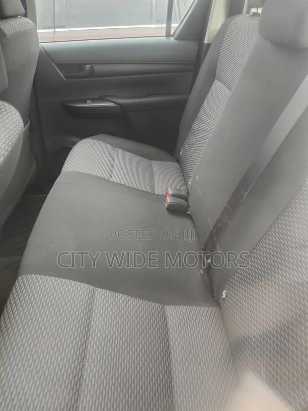 Toyota Hilux 2019 Black
