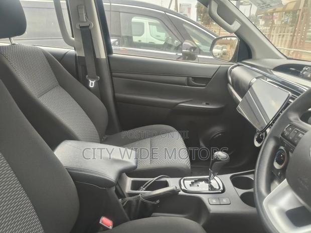 Toyota Hilux 2019 Black