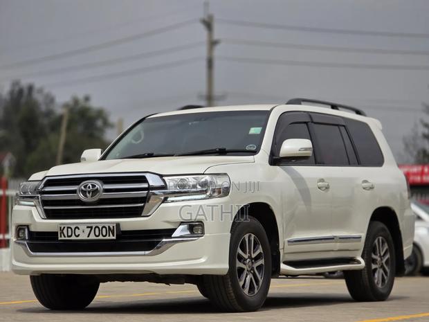 Toyota Land Cruiser 2007 White