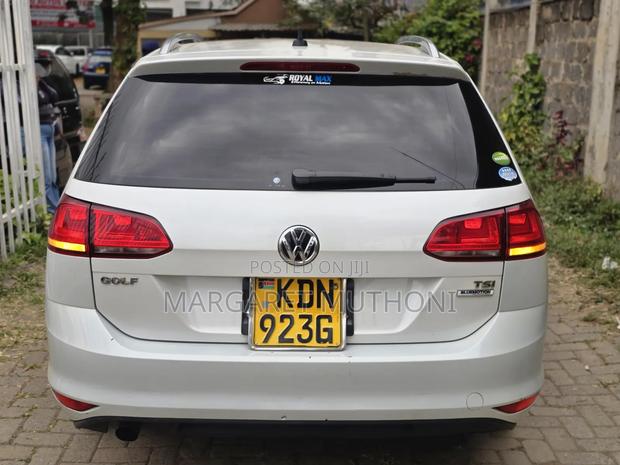 Volkswagen Golf Variant 2016 White