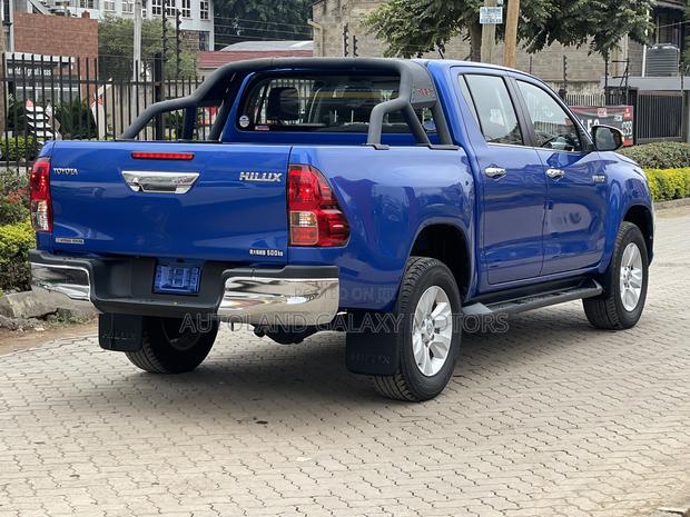 Toyota Hilux 2019 Blue