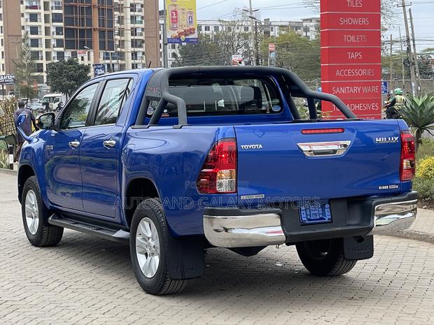 Toyota Hilux 2019 Blue