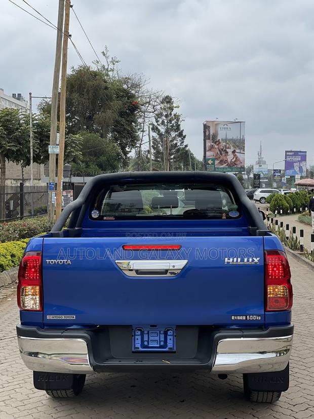 Toyota Hilux 2019 Blue