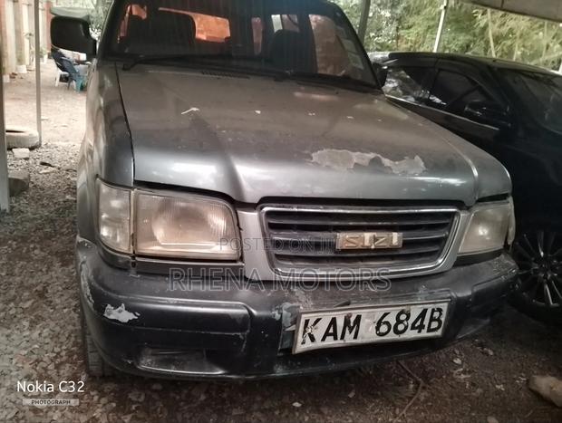 Isuzu Tougher 2004 Green