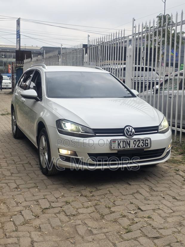 Volkswagen Golf TSI S 4-Door FWD 2016 White