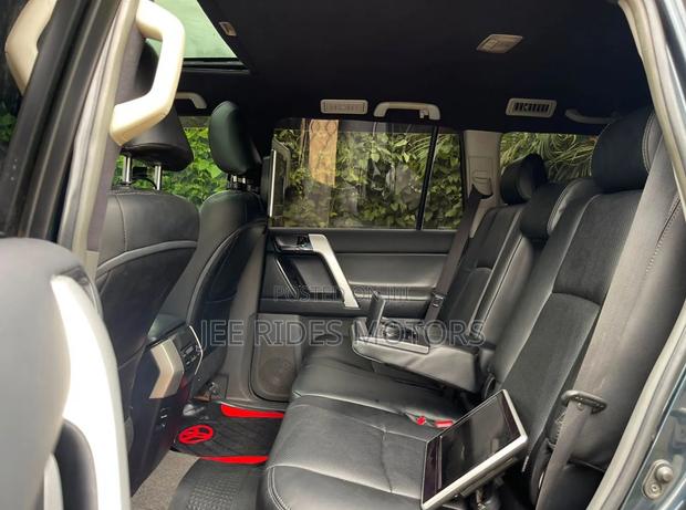 Toyota Land Cruiser Prado 2011 Black