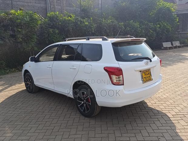 Toyota Corolla Fielder 2011 White