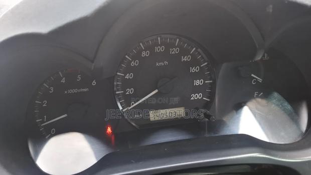 Toyota Hilux 2010 White
