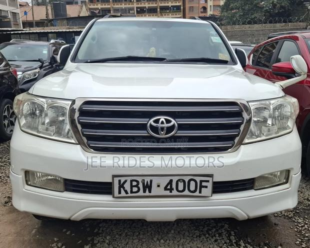 Toyota Land Cruiser 2007 White