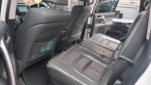 Toyota Land Cruiser 2007 White