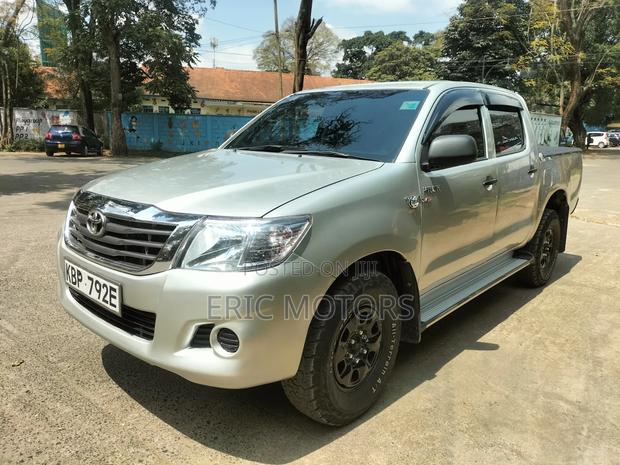 Toyota Hilux 2011 Silver