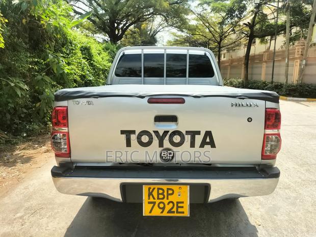 Toyota Hilux 2011 Silver