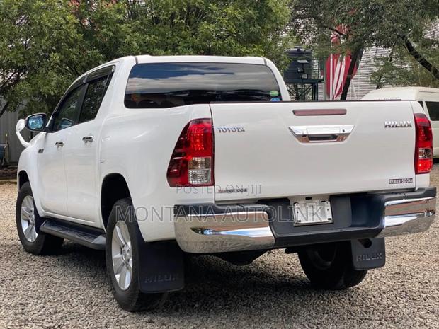 Toyota Hilux 2019 White