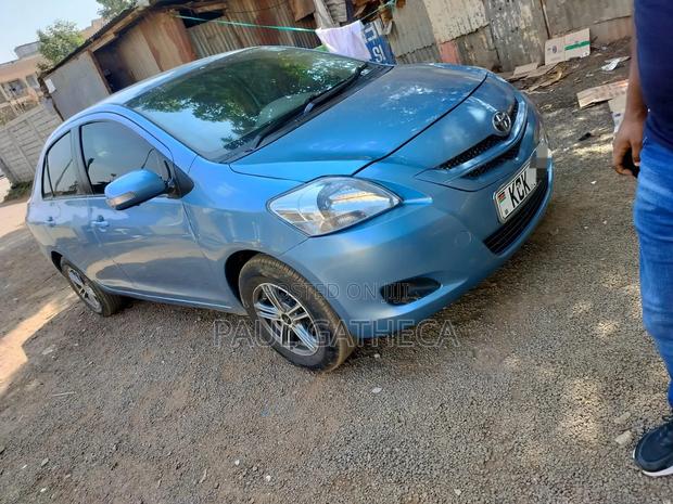 Toyota Belta 2009 Blue