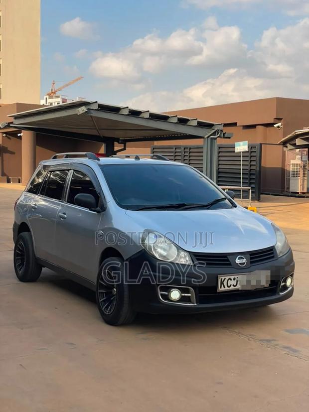 Nissan Advan 2010 Silver