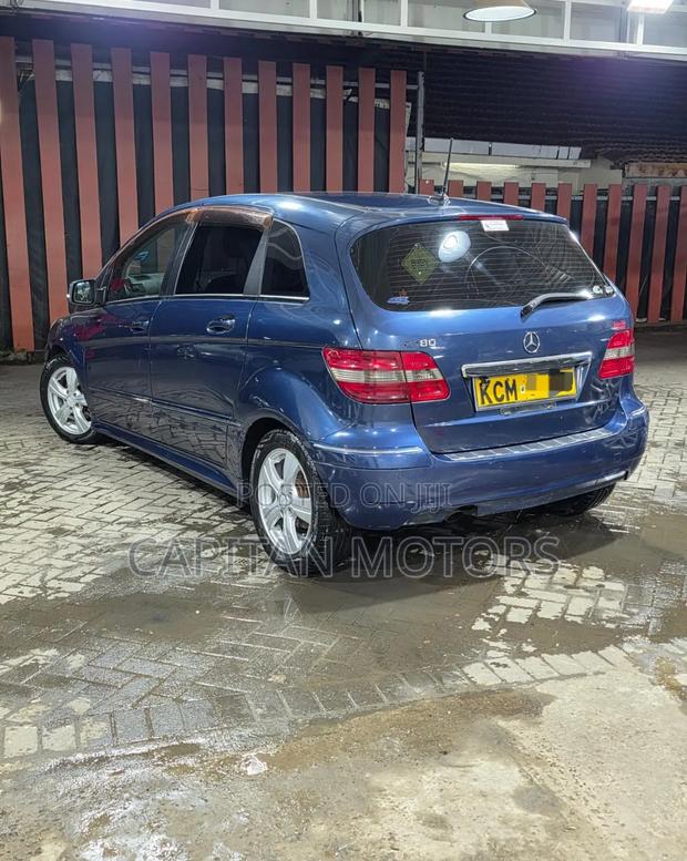 Mercedes-Benz B-Class B180 Petrol 2010 Blue