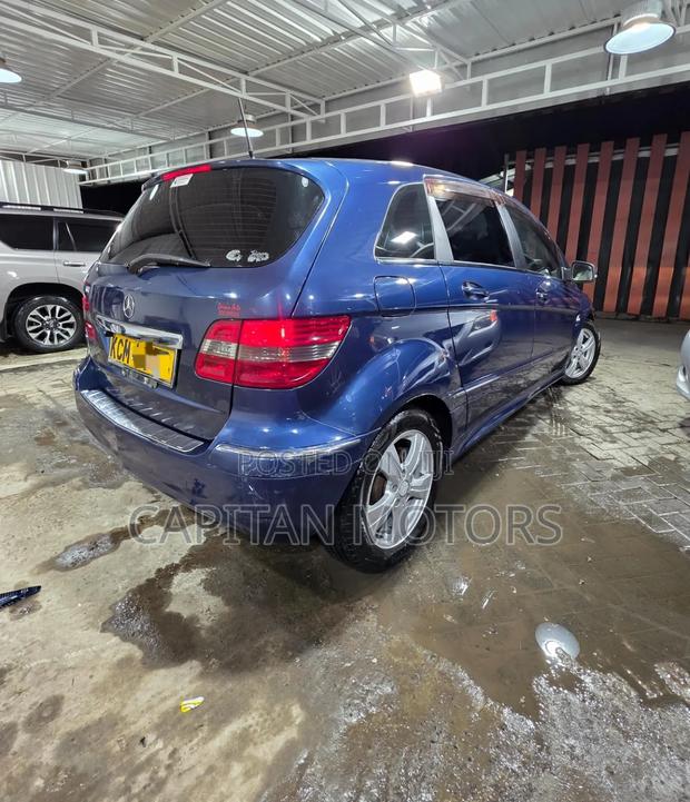 Mercedes-Benz B-Class B180 Petrol 2010 Blue