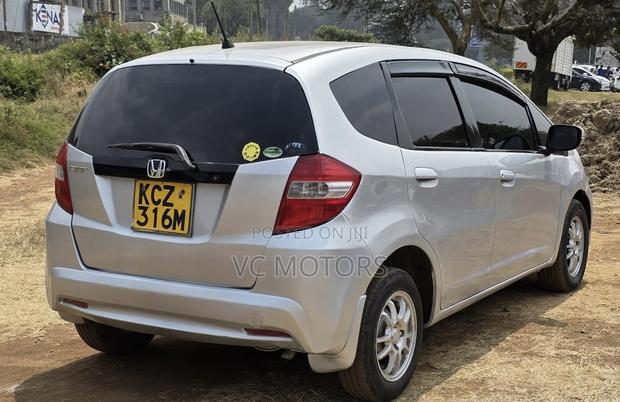 Honda Fit Automatic 2012 Silver