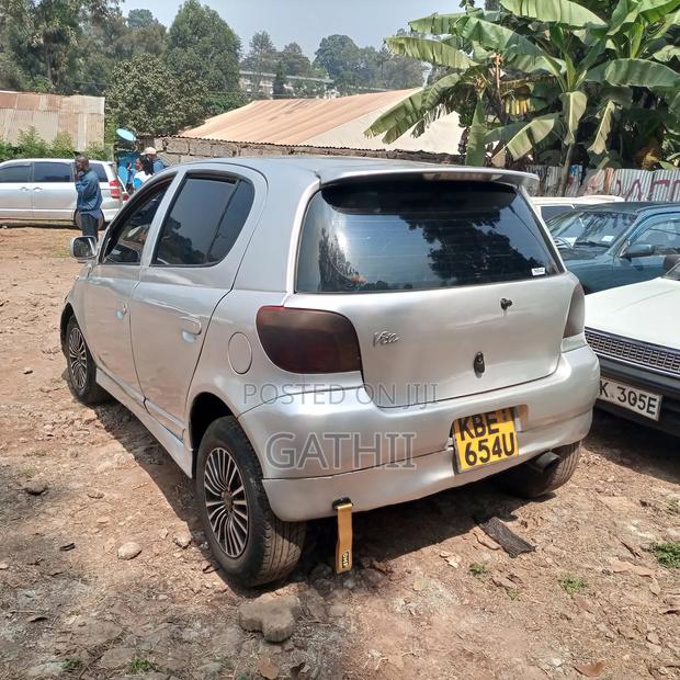 Toyota Vitz 2003 Silver