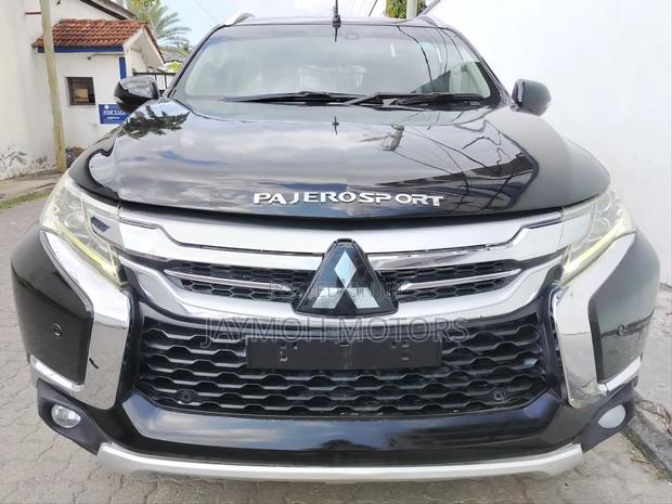 Mitsubishi Pajero Sport 2018 Black