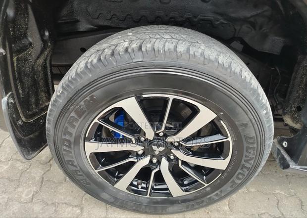 Mitsubishi Pajero Sport 2018 Black