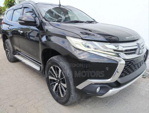 Mitsubishi Pajero Sport 2018 Black