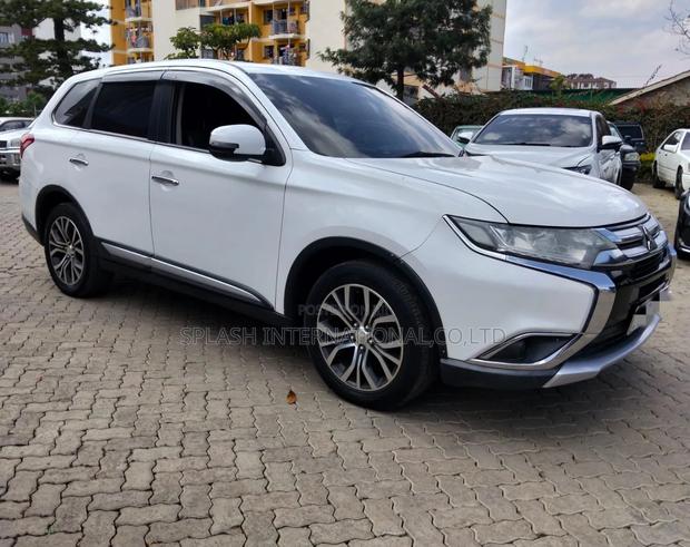 Mitsubishi Outlander 2016 White