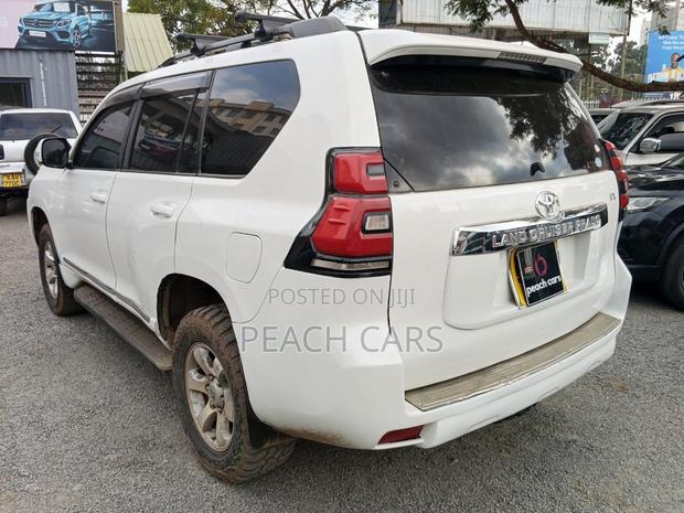 Toyota Land Cruiser Prado 2011 White