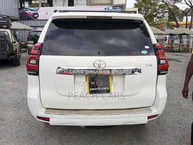 Toyota Land Cruiser Prado 2011 White