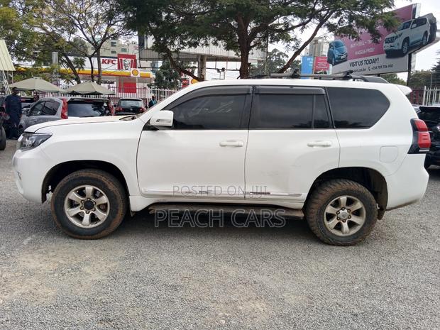 Toyota Land Cruiser Prado 2011 White