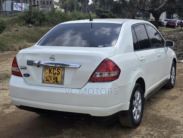 Nissan Tiida 2010 Pearl