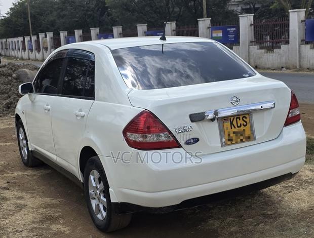 Nissan Tiida 2010 Pearl