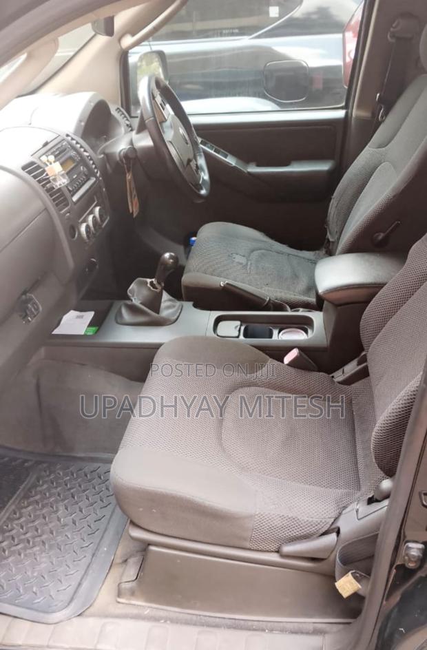 Nissan Navara 2005 Black