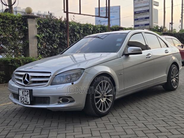 Mercedes-Benz C200 2010 Silver