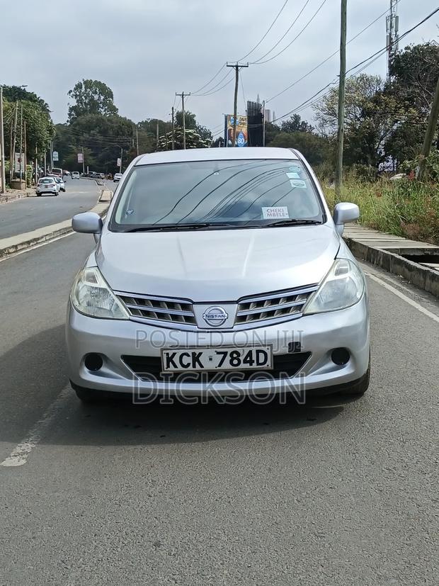 Nissan Tiida 2009 Silver