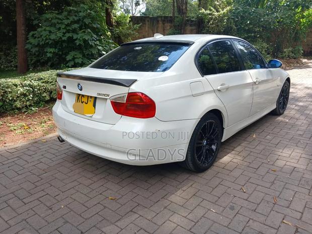 BMW 320i 2009 White