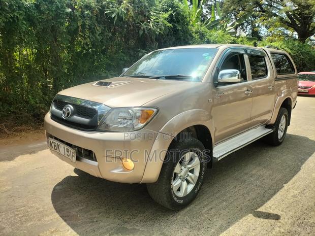 Toyota Hilux 2006 Gold