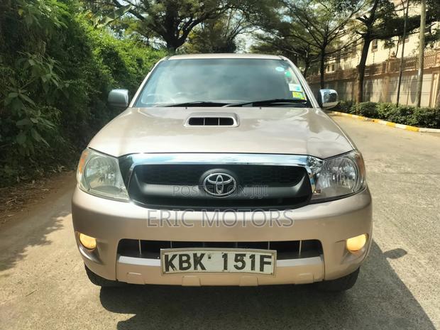 Toyota Hilux 2006 Gold
