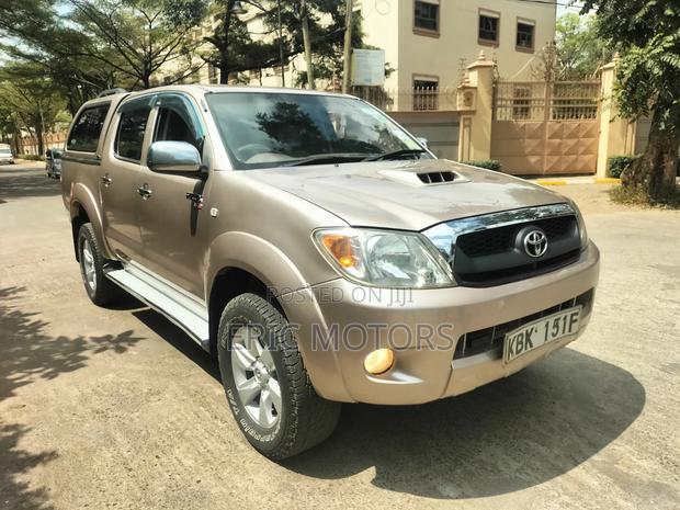 Toyota Hilux 2006 Gold