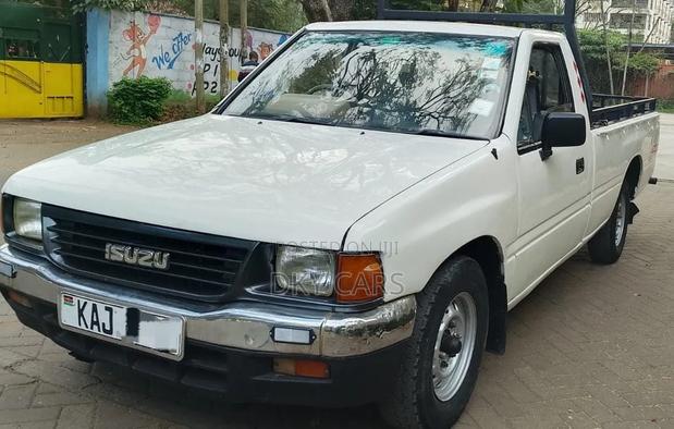 Isuzu Tougher 1998 White