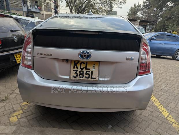 Toyota Prius V 2010 Silver